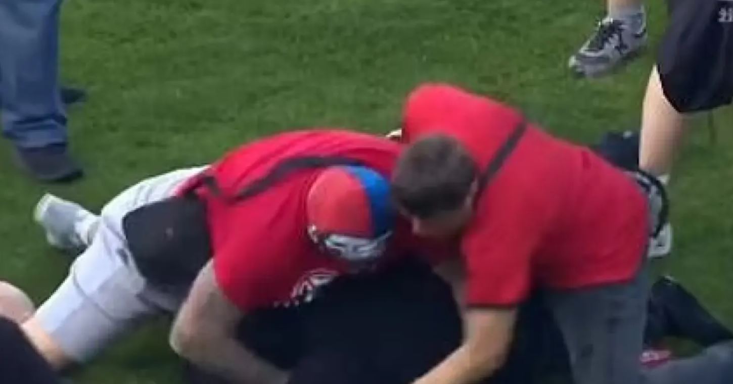 VIDEO/ Finalja e Kupës së Çekisë përfundon me huliganët në fushë, gazetarë e policë të plagosur gjatë përleshjeve