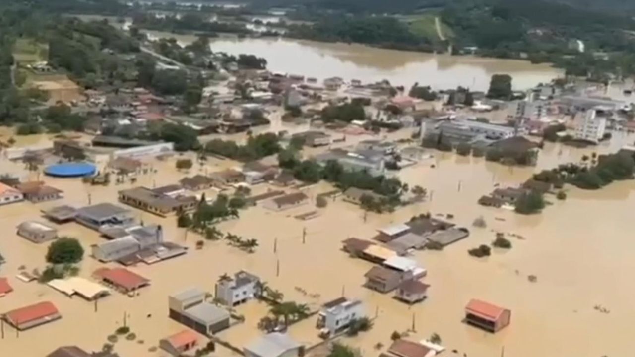 Rritet numri i viktimave nga përmbytjet në Brazil, mbi 100 të tjerë ende të zhdukur