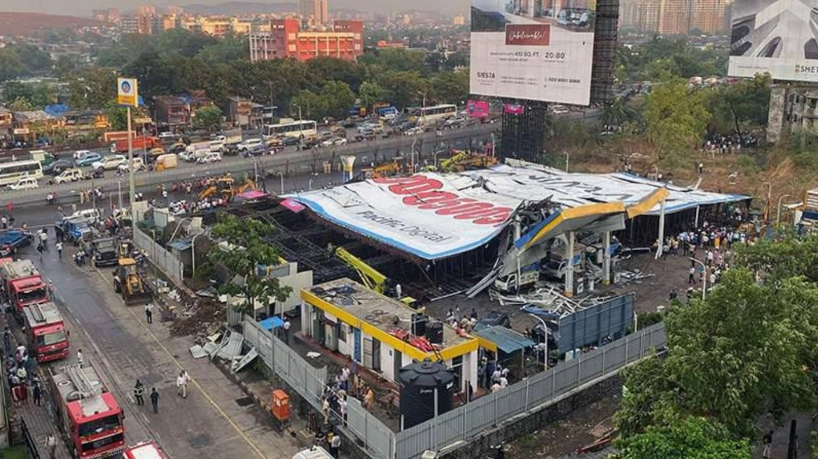 VIDEO/ Shembet billboardi i madh në Indi, 8 të vdekur dhe dhjetëra të plagosur