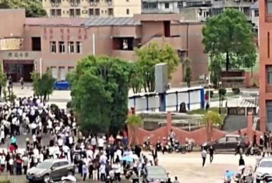 Sulm me thikë në një shkollë në Kinë, 2 të vdekur dhe 10 të plagosur