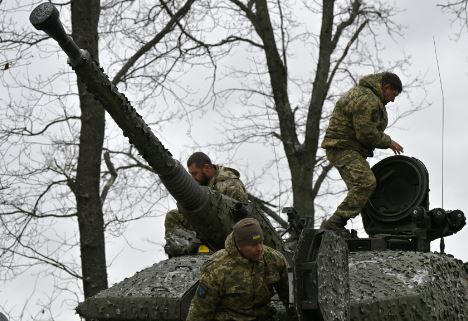 Suedia miraton 960 milionë paund ndihmë ushtarake për Ukrainën