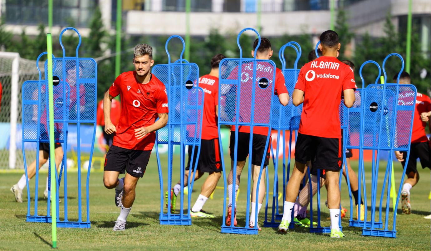 VIDEO/ “Shqiponjat” kryejnë stërvitjen e fundit në “Shtëpinë e Futbollit”, të premten pasdite nisja drejt Austrisë