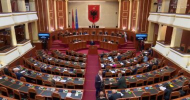 Tirana me autobusë elektrikë/ Marrëveshja në parlament, projekti nis në 3 linja urbane. Mbështetet edhe nga qeveria gjermane