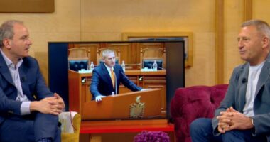 Politikani i të gjitha “detyrave”/ Nard Ndoka në një rrëfim në “ABC e Mëngjesit”: Nuk jam shumë aktiv, por politikën e kam pjesë të jetës