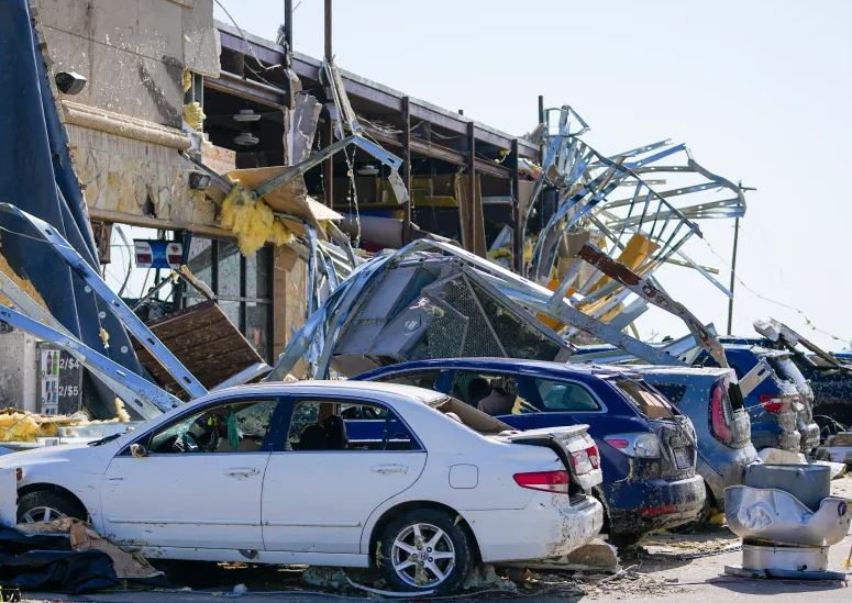 VIDEO/ Pamje katastrofike të tornadove në SHBA, të paktën 18 viktima
