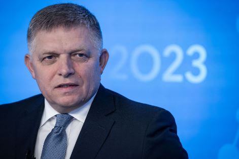 Qëllohet me armë zjarri kryeministri sllovak, dërgohet me urgjencë në spital