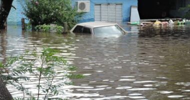 Përmbytet Argjentina dhe Uruguai, rreth 4 mijë njerëz braktisin shtëpitë