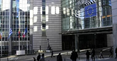 Hetimi për ndikimin rus, policia bastis zyrat e Parlamentit Europian