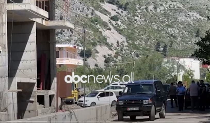 VIDEO/ Shëngjin, punëtori i ndërtimit humbi jetën në vendin e punës, pamjet nga vendngjarja