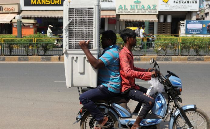 Vala e të nxehtit godet disa zona të Azisë/ Temperatura pritet të shkojë 50 gradë në Pakistan