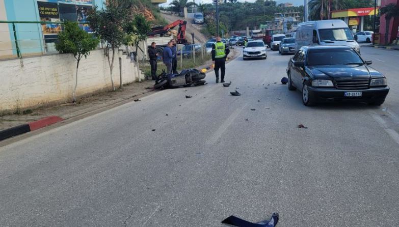 Serious accident, the Italian tourist loses control of the motorcycle and collides with a car