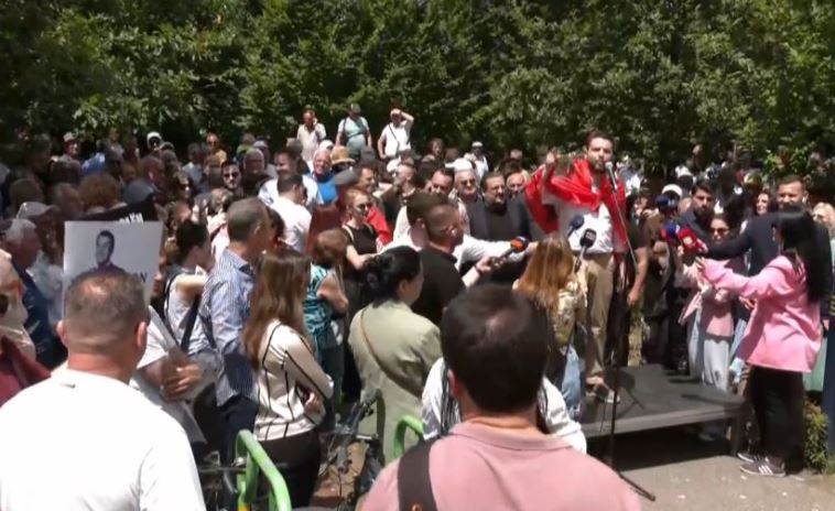 Dozens protest out Tirana municipality