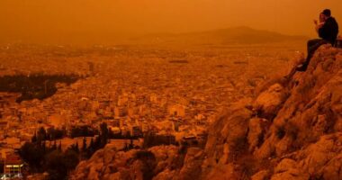 Pse fryn pluhuri nga Saharaja në Europë?