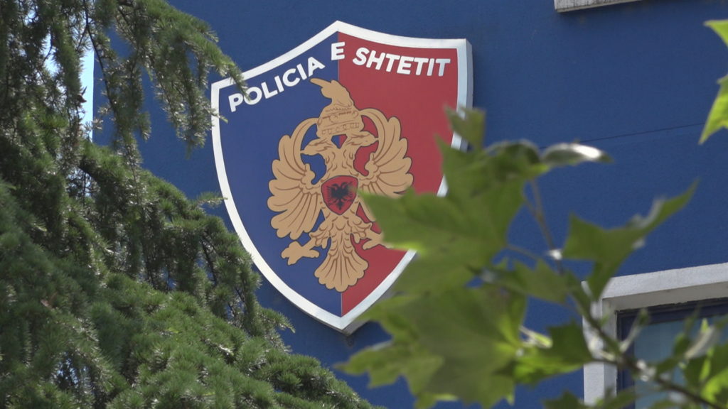 EMRI/ Vetëvritet me armën e shërbimit policja në Tiranë