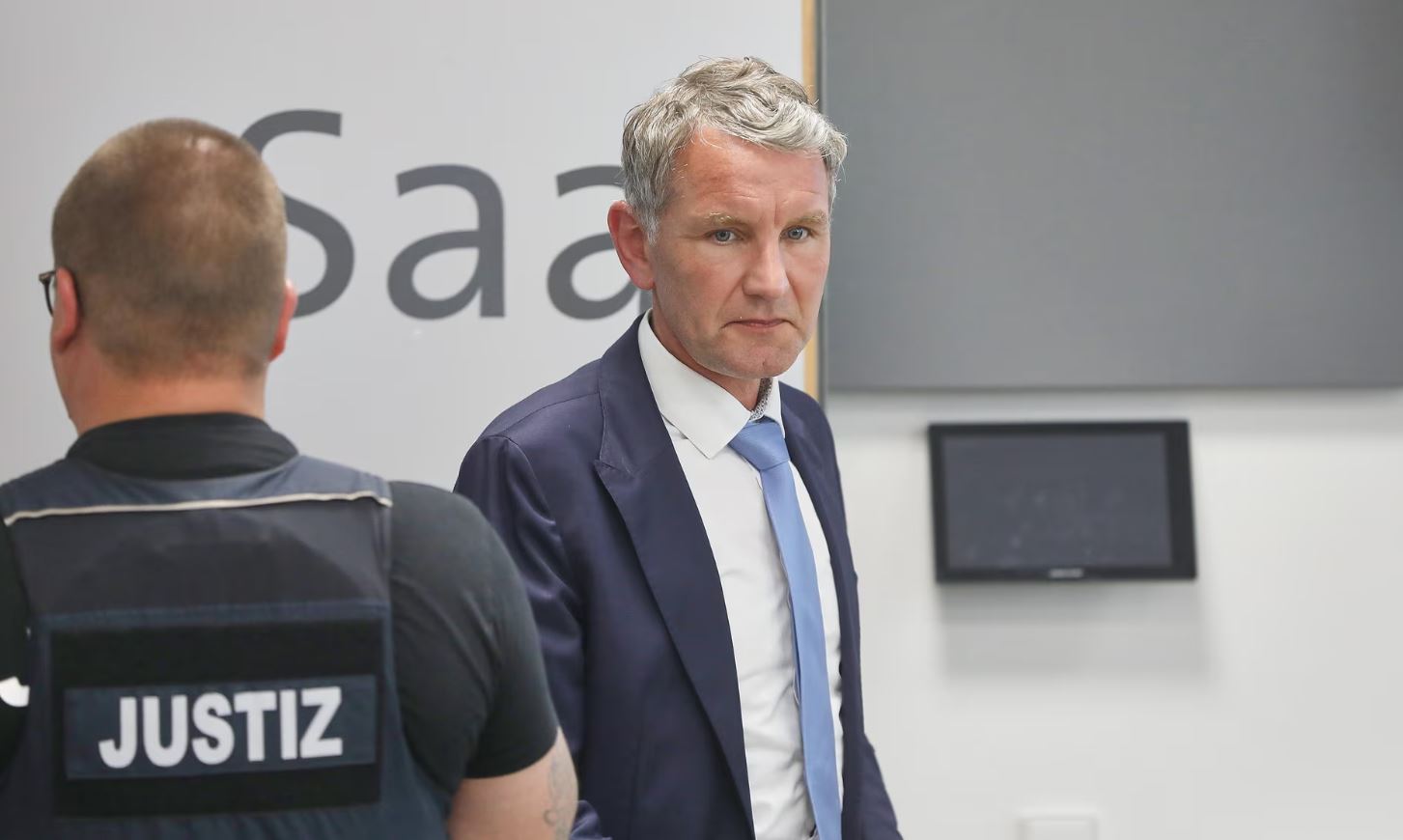 Përdori një frazë të ndaluar naziste në fushatë, gjykata gjobit politikanin gjerman