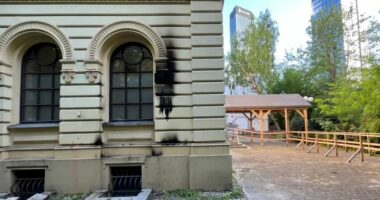 Sulmohet sinagoga e vetme që i mbijetoi Holokaustit, arrestohet një 16 vjeçar