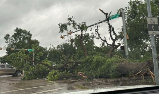 Houston goditet nga një stuhi e fuqishme, 4 viktima dhe rreth 1 milion pa energji