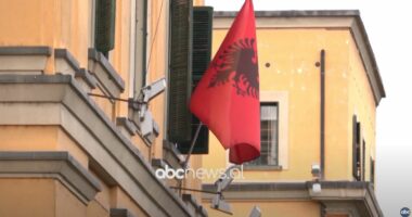 Qeveria heq dorë nga PPP/ Miratohet vendimi, kalon në shtet prodhimi i pullave fiskale