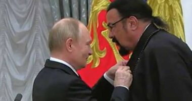 Putin i dha aktorit Steven Seagal “Urdhrin e Miqësisë”