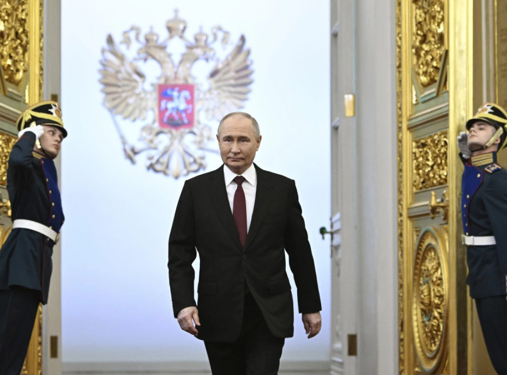 Ndryshimet në qeveri, a po përgatitet Putin për një luftë të gjatë?