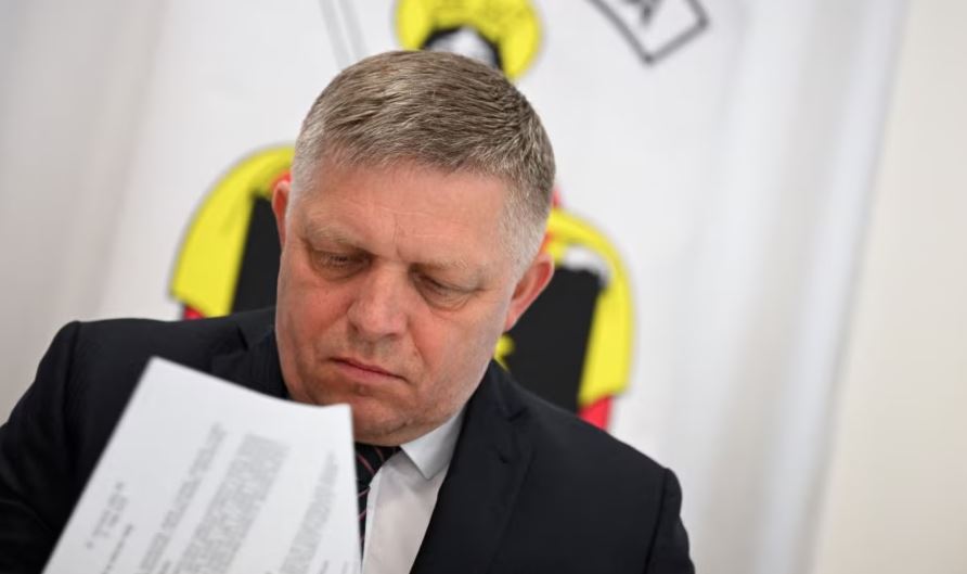 U qëllua me armë, kryeministri sllovak jashtë rrezikut për jetën