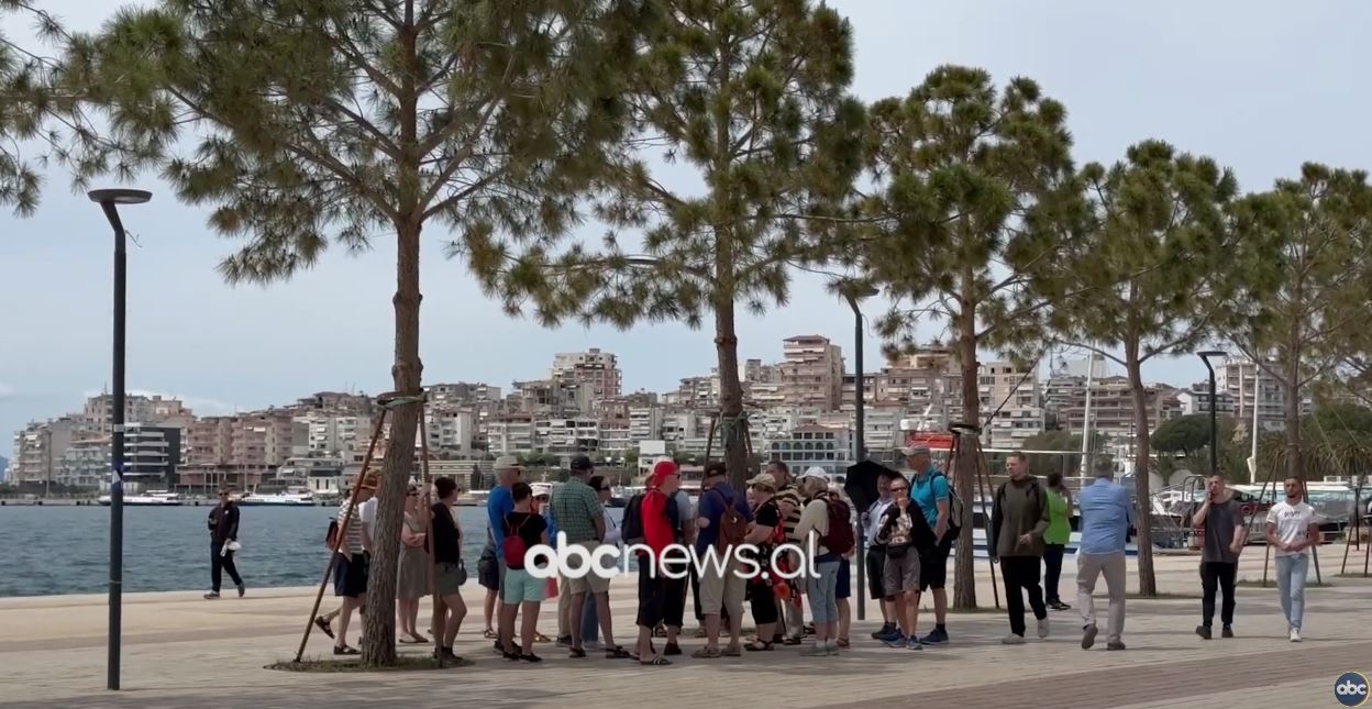 Shumë turistë, pak staf/ Në Sarandë bizneset në vështirësi për fuqi punëtore. Thirrje të rinjve: Ofrojmë paga të mira