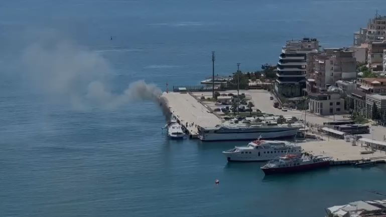 VIDEO/ Merr flakë anija e linjës Sarandë, Korfuz, nuk dihen ende shkaqet