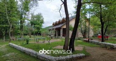 Skuraj, natyrë dhe histori/ Fshati plot vizitorë në çdo ditë të javës