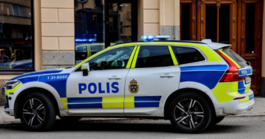 Të shtëna me armë pranë ambasadës së Izraelit në Suedi, disa të arrestuar