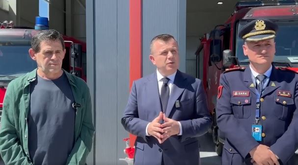 Ministri Balla me Shërbimin Zjarrfikës në Kamëz: Kemi hyrë në fazë të re transformimi infrastrukturor dhe trajtimi të duhur financiar