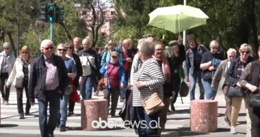 Turistët e dy kohëve/ Si ishin të huajt që vizitonin Shqipërinë gjatë komunizmit
