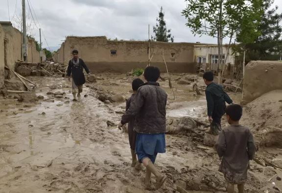 Më shumë se 200 të vdekur nga përmbytjet në Afganistan