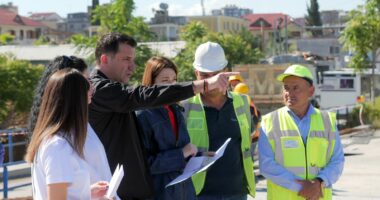 Veliaj inspekton punimet në Urën e Babrroit: Bashkon Tiranën dhe Kamzën si infrastrukturë, por edhe ekonomi