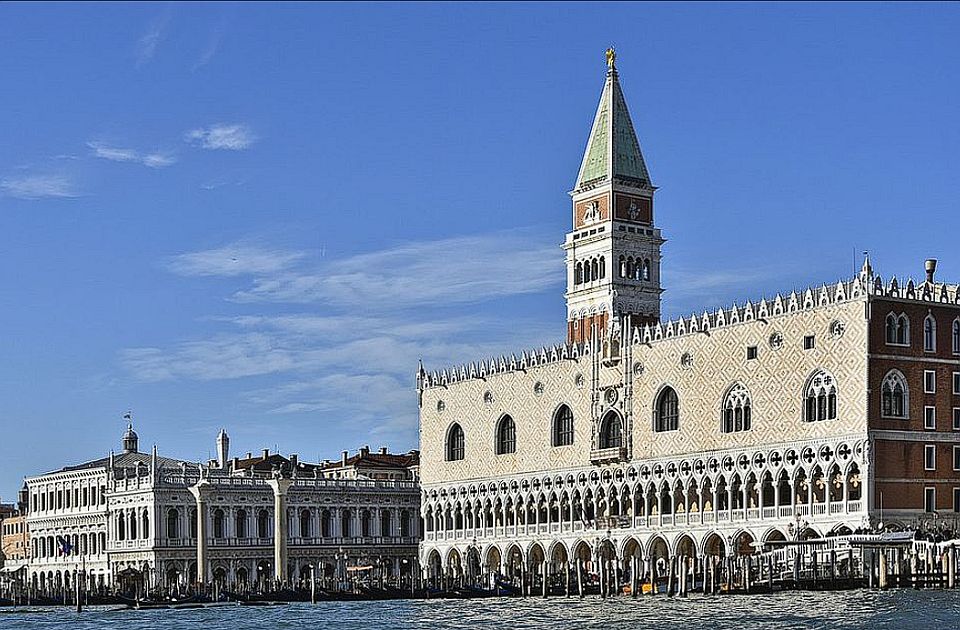 Venecia fitoi një milion euro në 11 ditë nga taksa e re për turistët