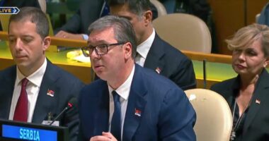 “Po hapni “Kutinë e Pandorës””, Serbia kundër rezolutës për Srebrenicën: Nuk kemi frikë, por po e politizoni “skajshmërisht”