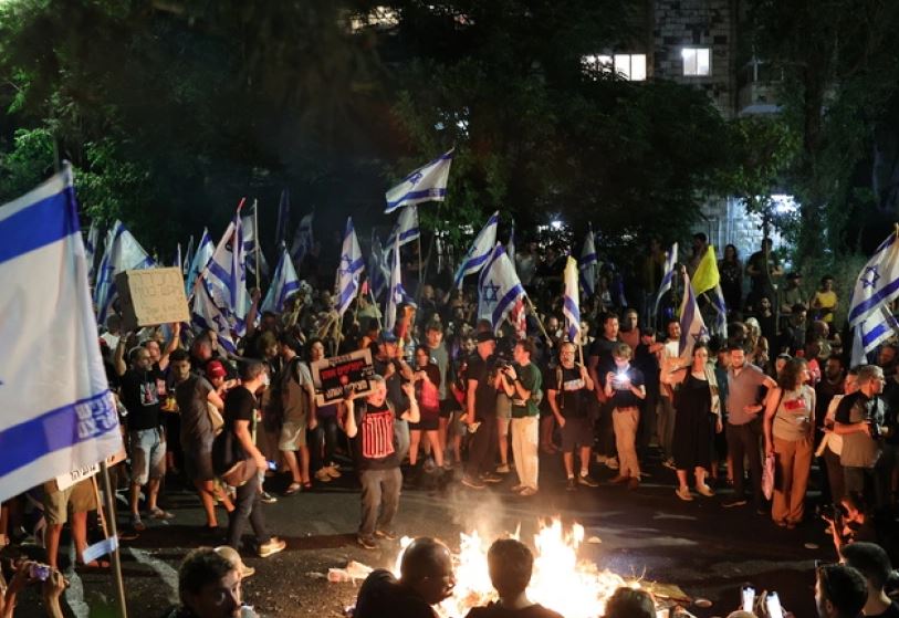 Protesta masive kundër Netanyahut, 9 të arrestuar në Izrael