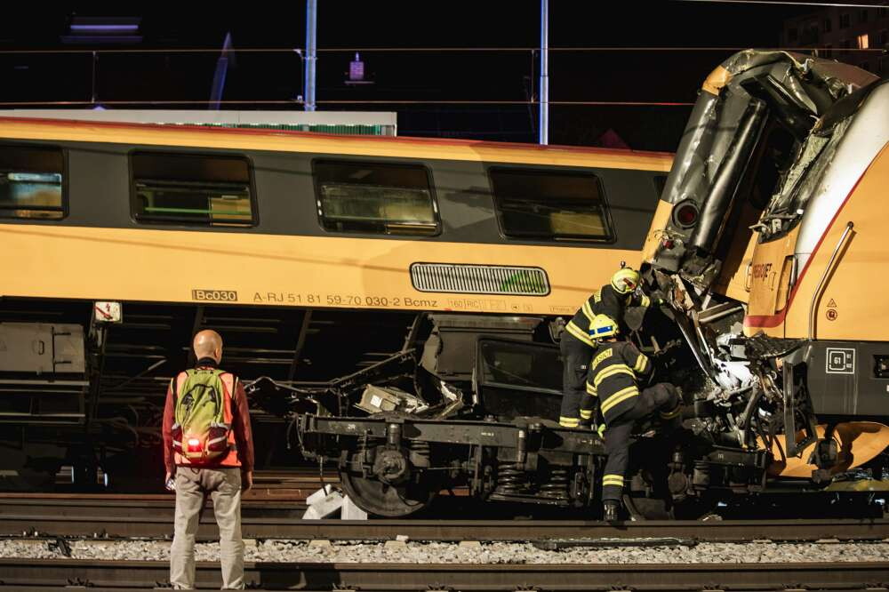 Përplasen dy trena në Çeki, 4 të vdekur dhe mbi 20 të plagosur