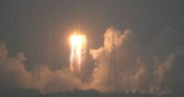 Anija kozmike kineze ulet me sukses në anën e largët të Hënës