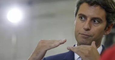 Kryeministri francez: Ndërhyrja e Moskës në çështjet e brendshme të shteteve mund të jetë ‘lufta e re botërore’