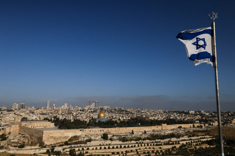 Izraeli vazhdon sulmet e tij në Gaza, ndërsa tensionet rriten në kufirin me Libanin