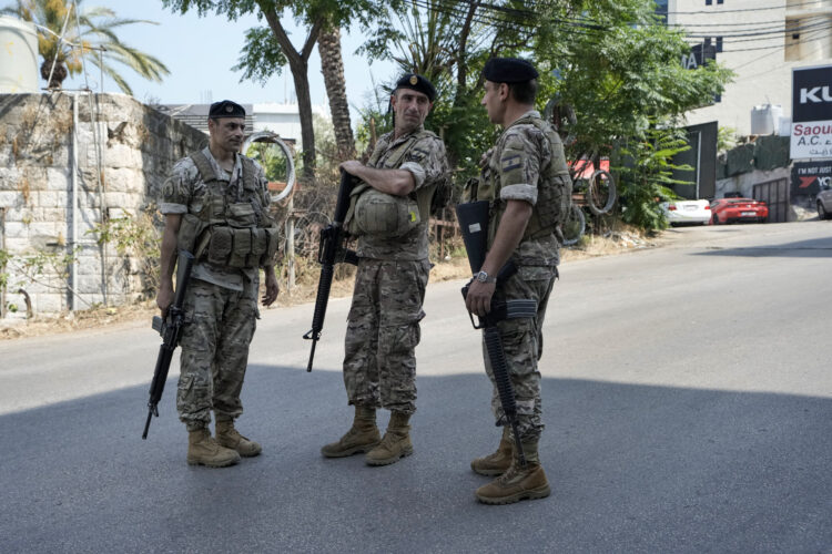 Libani mohon se armët e Hezbollahut janë në aeroportin e Bejrutit