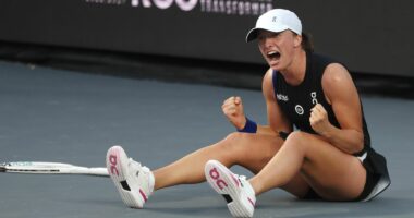 Një “Nadal polak” në Paris, Iga Swiatekmerr trofeun në “Roland Garros”