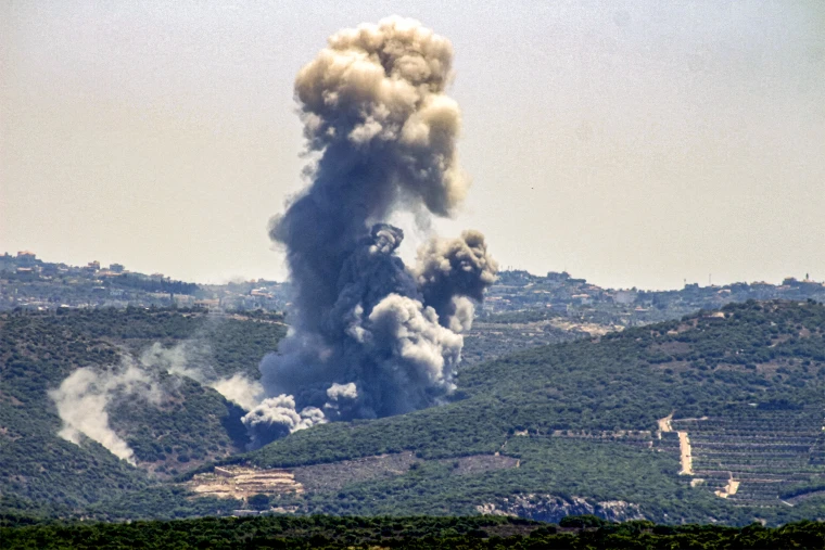 Avionët luftarakë izraelitë godasin objektivat e Hezbollahut në Libanin jugor