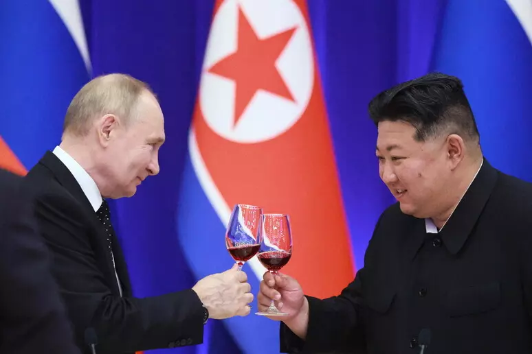 Putin dhe Kim firmosin paktin e mbrojtjes: Mbështetje të menjëhershme ushtarake në rast lufte