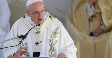 Papa Françesku u bëri thirrje besimtarëve të luten për popullin e Kinës