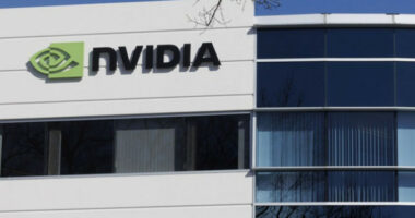 Nvidia bëhet kompania më e vlefshme në botë, ia kalon Microsoft