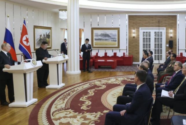 Kim Jong Un: Marrëveshja e partneritetit strategjik me Rusinë është mbrojtëse dhe paqësore