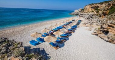 Media franceze “Aufeminin”: Shqipëria, destinacioni më në tendencë për verën e vitit 2024