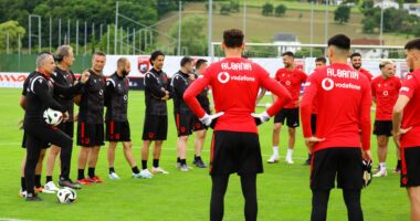 Miqësorja me Lihtenshtejnin/ Stafi teknik lë pushim 5 nga lojtarët e grumbulluar