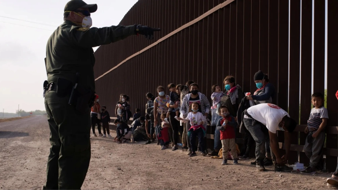 SHBA mbyll kufirin me Meksikën për emigrantët